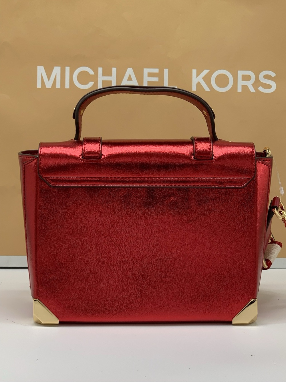 Michael Kors Manhattan Medium Patent
Faux Leather Satchel - Picture 6 of 15